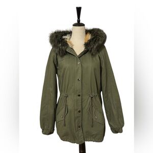 Venus Cargo jacket with faux fur hood - Olive, XS.